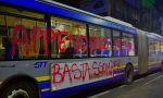 Bus della GTT imbrattato con minacce di morte alla Sindaca