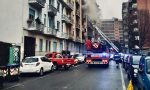 A fuoco un appartamento in una palazzina: una stanza incenerita