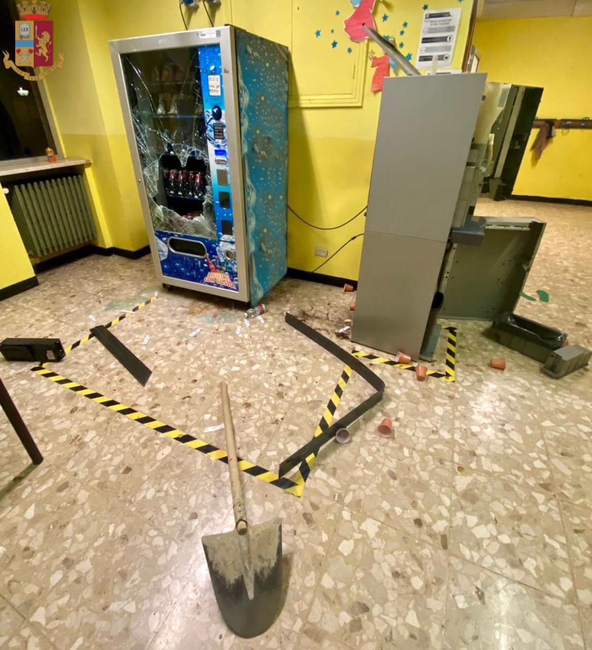 Ancora furti nelle scuole: entrano alla Vivaldi e Murialdo per svaligiare le macchinette