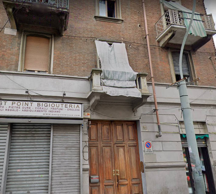 Morta la ragazza cinese che si è lanciata dal balcone di casa di un amico