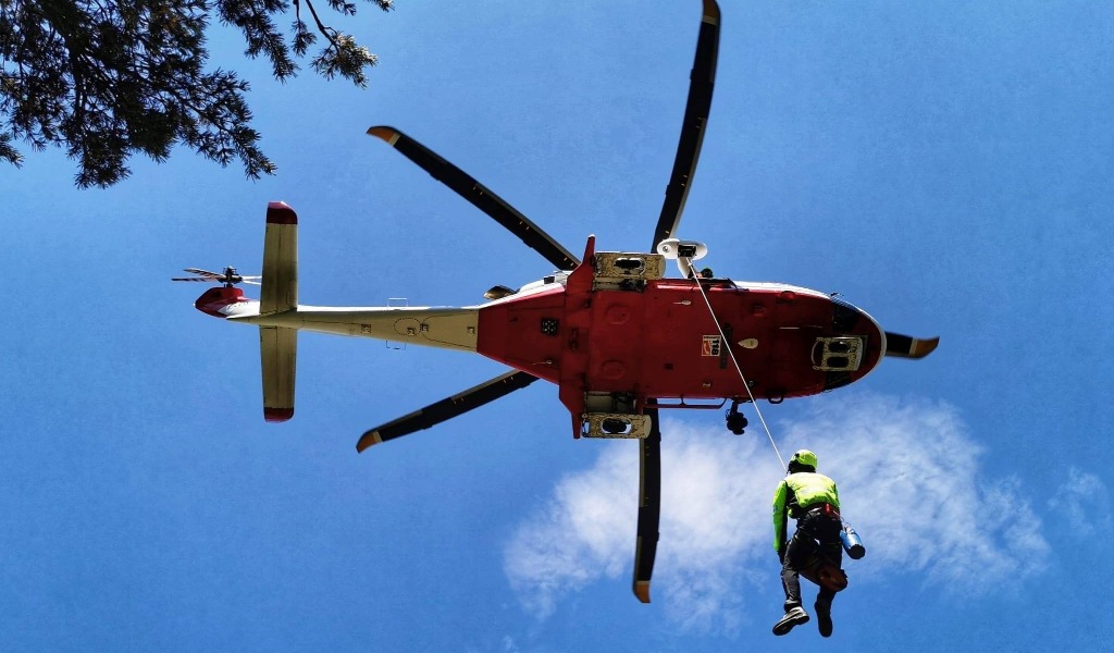 Scialpinista 37enne muore all’Alpe Colombino dopo aver accusato un malore