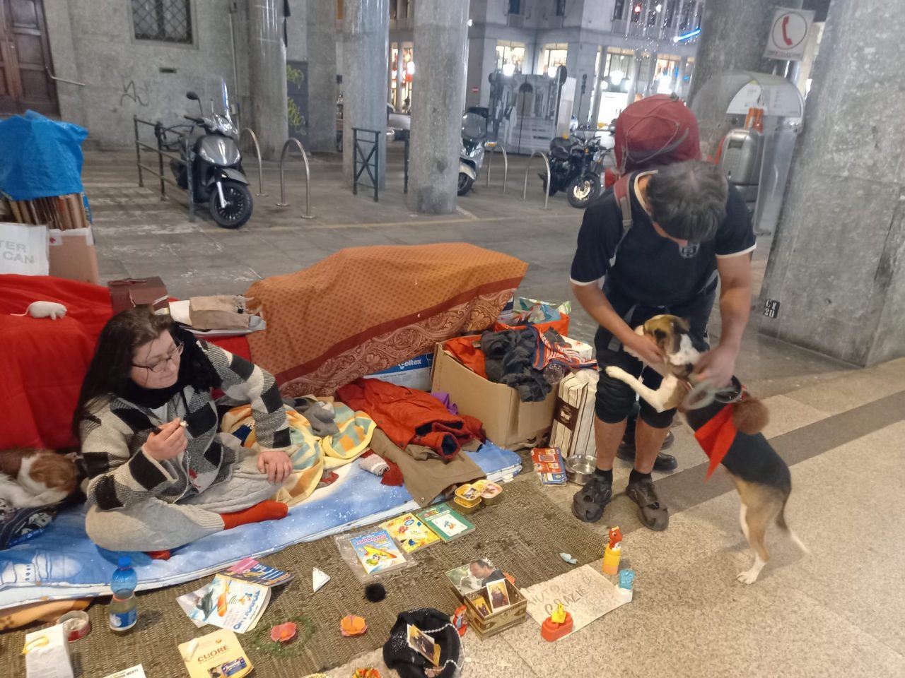 Videoinchiesta: come si vive da clochard sotto i portici di Piazza San Carlo a Torino