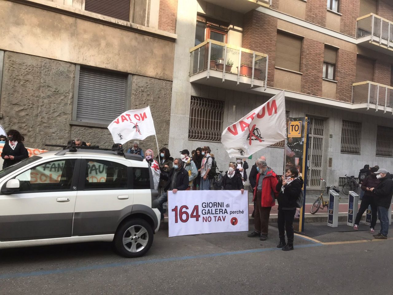 Tav, presidio delle "Fomne" davanti alla Rai
