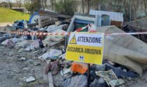 Le foto della discarica abusiva a Mirafiori Sud nei pressi del Mausoleo della "Bela Rosin"