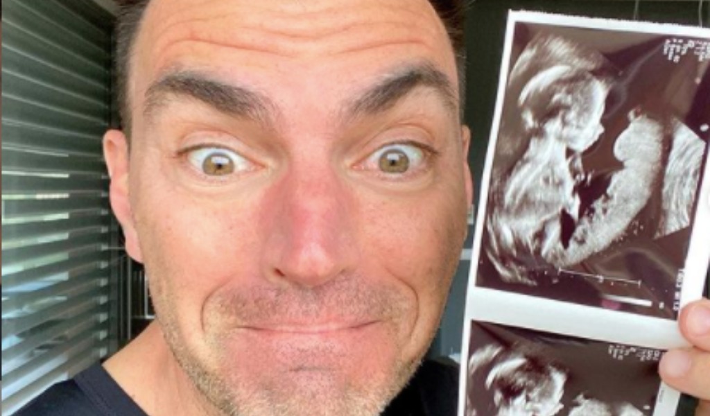 Gabry Ponte e l’annuncio su Instagram: “E niente… sto per diventare papà”
