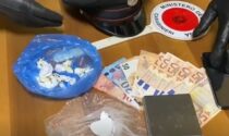 Due spacciatori di cocaina e hashish arrestati "a domicilio" dai Carabinieri