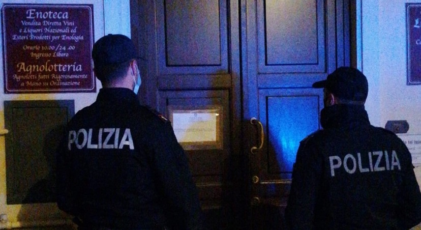 Festa di compleanno nel ristorante chiuso: arriva una “soffiata” e la Polizia multa tutti