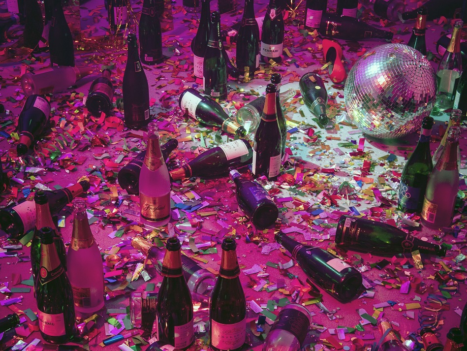 Feste clandestine, arrivano i Carabinieri: multati tutti i partecipanti