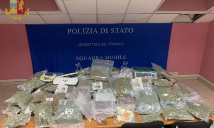 Fattorino della droga arrestato, insieme alla corrispondenza consegnava hashish e marijuana