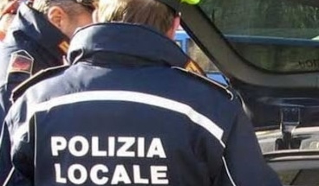 Autotreno con tachigrafo alterato, il conducente viaggiava ma risultava a riposo