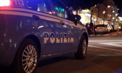 Cacciatore di turisti in azione: "apre" un'auto ma viene catturato