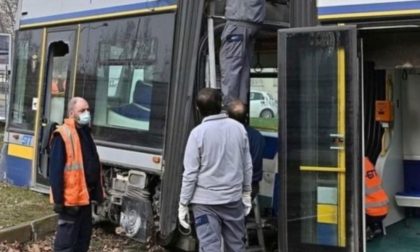 Deragliamento tram in piazza Caio Mario, sospeso (cautelativamente) l'autista