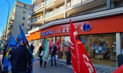 Presidio al Carrefour di via Tripoli: minacce di morte al sindacalista e lavoratori puniti con la cassa integrazione