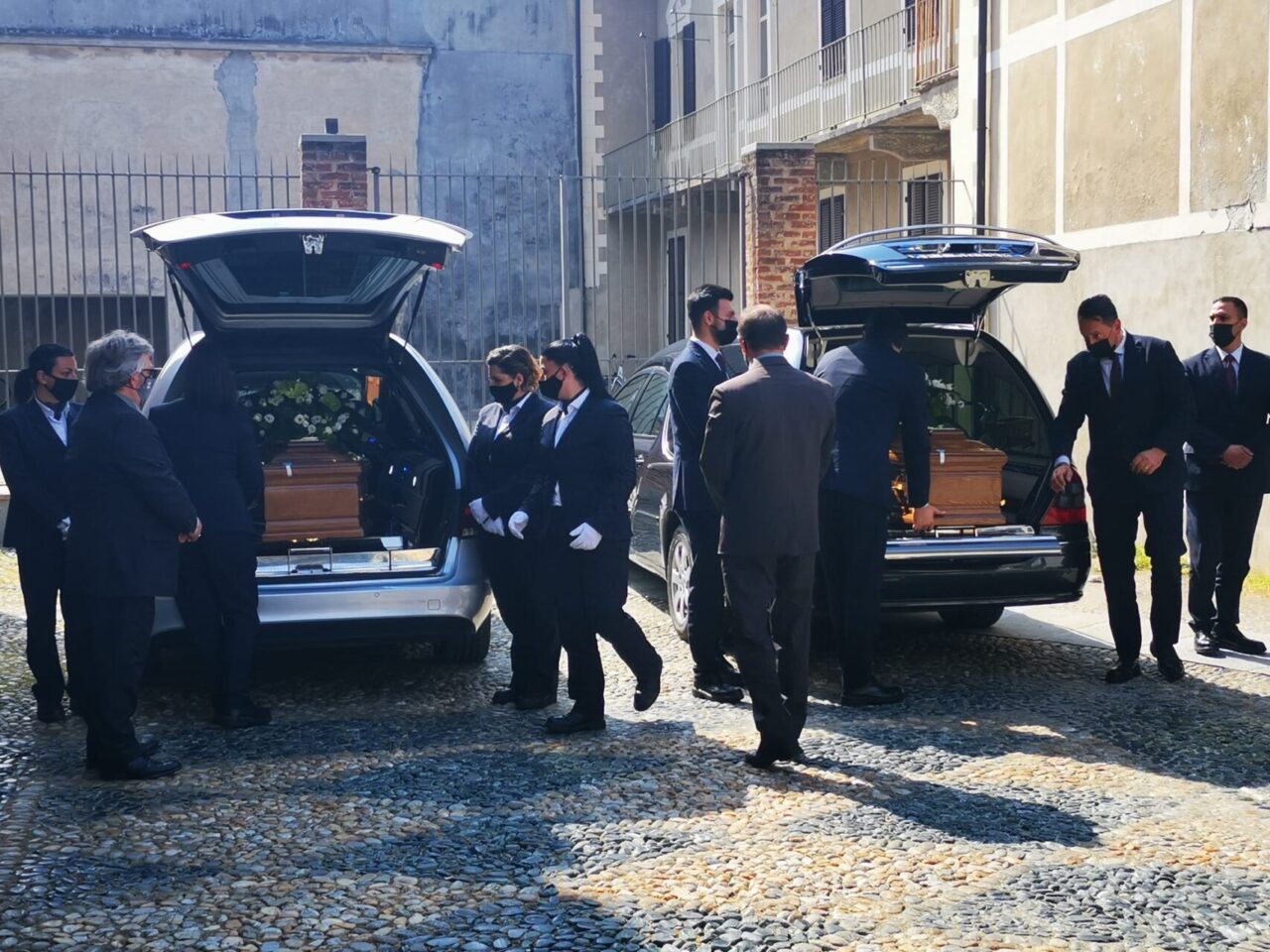 Strage di Rivarolo, le foto dell’ultimo saluto a Wilson e Maria Grazia