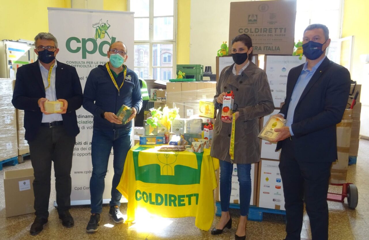 Made in Italy a Pasqua per 20mila famiglie bisognose: a Torino consegnati 72 quintali di cibo
