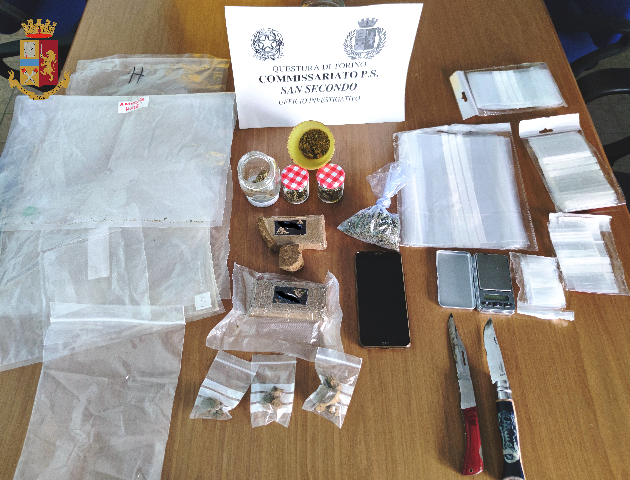 Arrestato per spaccio: oltre 250 grammi di droga sequestrata