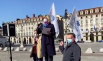 La protesta dei commercianti in Piazza Castello: "Vogliamo un biennio fiscale bianco"