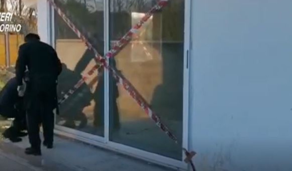 Controlli anti-Covid, mano pesante dei Carabinieri: chiuso un bar e 29 multe da 400 euro l’una