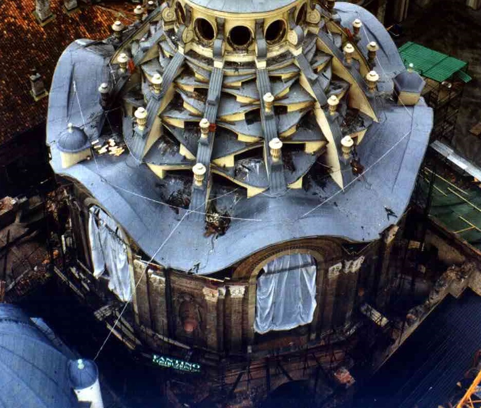 Esattamente 24 anni fa l’incendio alla Cappella della Sindone: Torino non dimentica