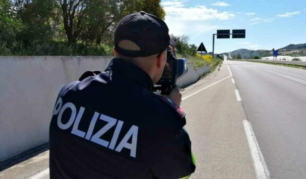 Multa da 800 euro per l’automobilista che sfrecciava a 160 km/h in tangenziale