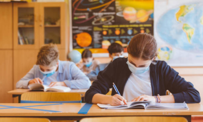 Aumentano focolai e quarantene nelle scuole piemontesi: a Torino 455 classi in Dad