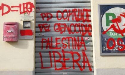 Vandalizzata la sede del Partito Democratico LE FOTO