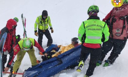 Scialpinista si rompe una gamba, salvato dal Soccorso Alpino