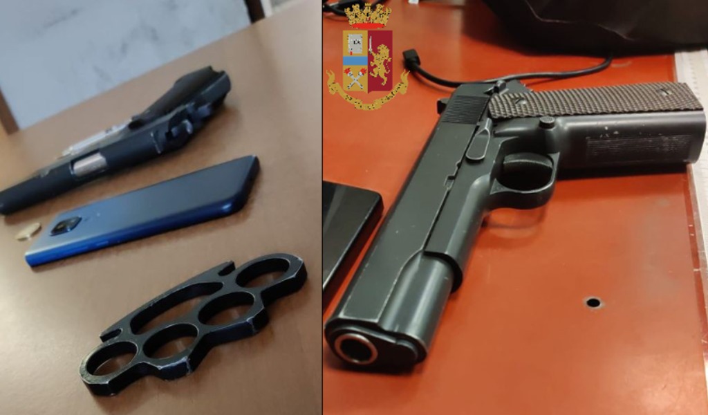 Circola armato di pistola: fermato aggredisce un poliziotto, poi danneggia la volante