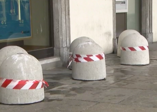 Piazza Statuto: i 15 dissuasori di cemento verranno rimossi