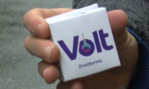 L'iniziativa di Volt: preservativi davanti ai licei per sensibilizzare sull'educazione sessuale