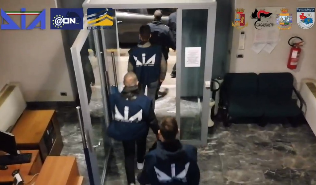 ‘Ndrangheta nel Torinese: sequestrati il Caffè Millechicchi e il bar Vip’s di Torino