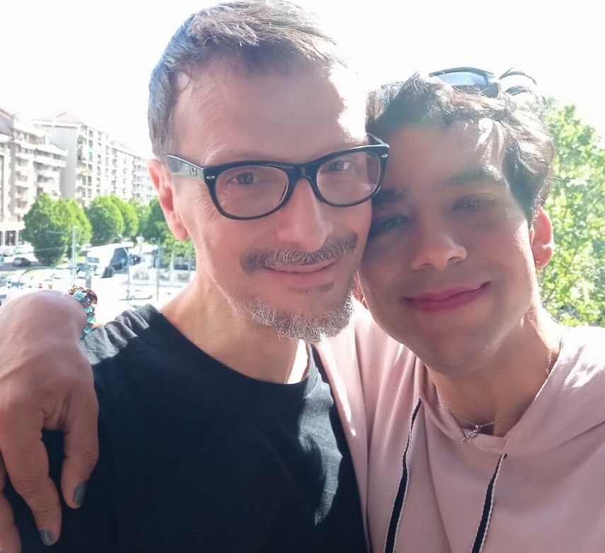 Coppia gay denuncia aggressione omofoba: “Minacciati di morte per strada a Torino”