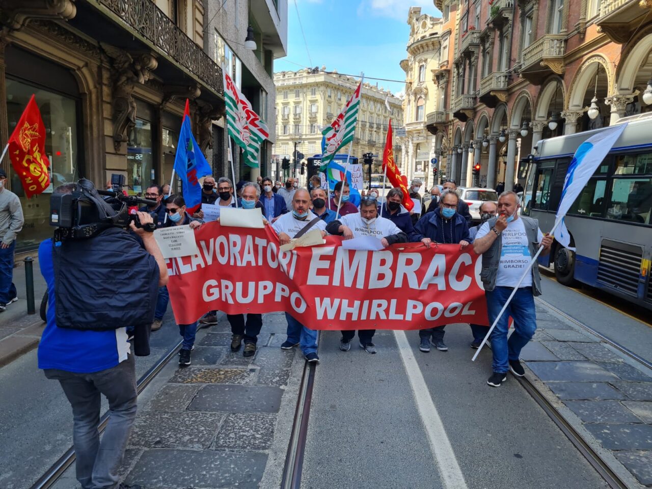 Lavoratori ex-Embraco ricevuti in Regione, l’arcivescovo Nosiglia: “Basta prese in giro”