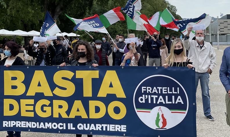 Picchetto anti-degrado: Fratelli d’Italia contro i rom