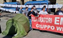 Ex-Embraco: tensione e polemiche fra i candidati sindaco alla "tenda del lavoro"