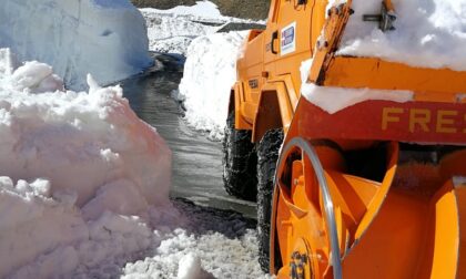 Neve: lavori in corso per liberare le strade di montagna