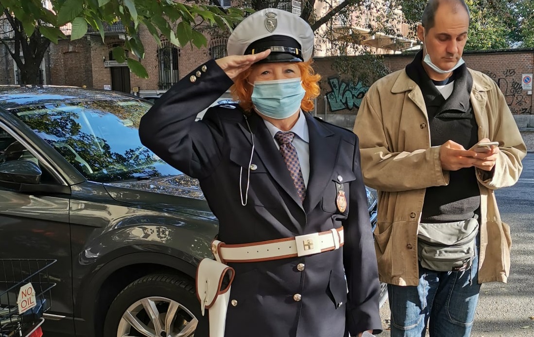 Spassoso video per una guida consapevole: niente telefono al volante!
