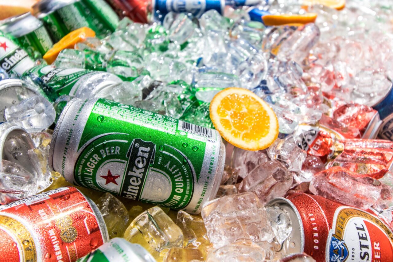 Giro d’Italia: vietato bere da bottiglie di vetro e lattine negli spazi pubblici lungo il circuito