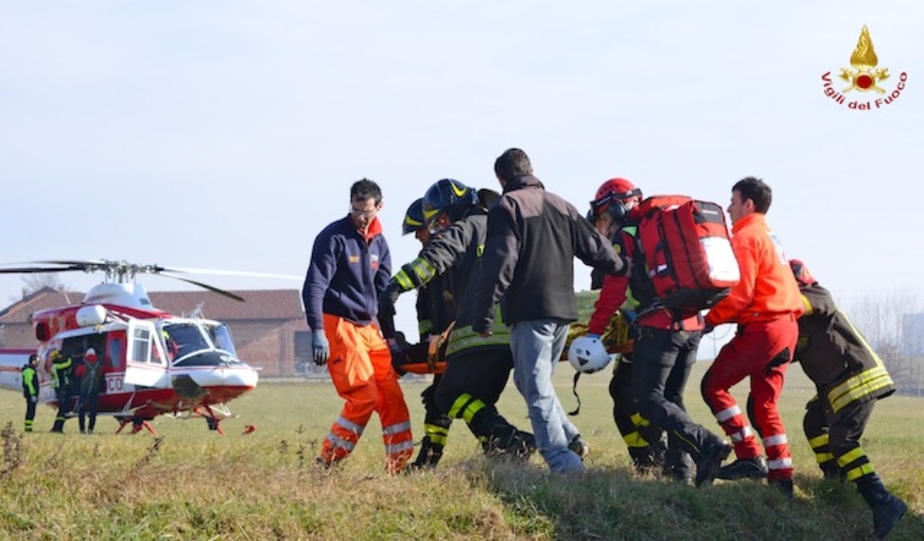 Tragico scontro tra auto e furgone, muore donna di 63 anni