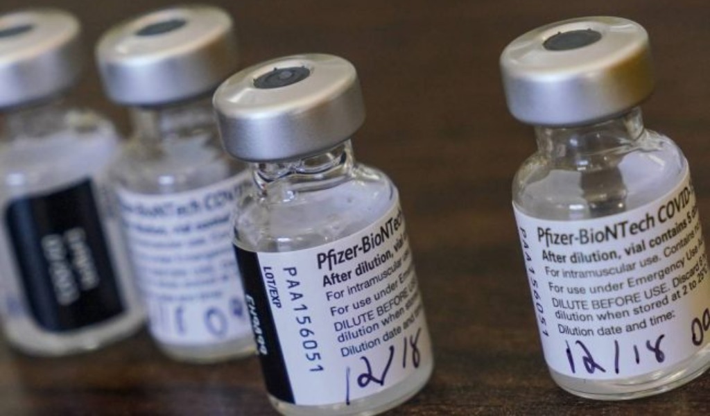 Morto d’infarto il giorno dopo il vaccino Pfizer: nessuna correlazione
