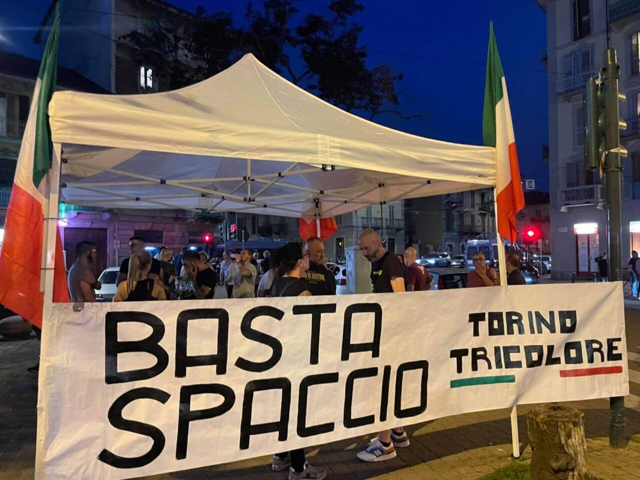 Torino Tricolore non molla, di nuovo in Barriera contro aggressioni e spaccio