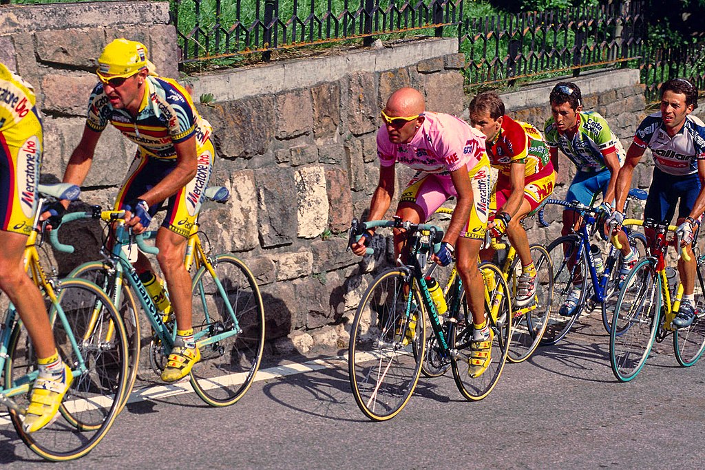 Claudio Chiappucci a Varallo Sesia per la mostra dedicata a Pantani