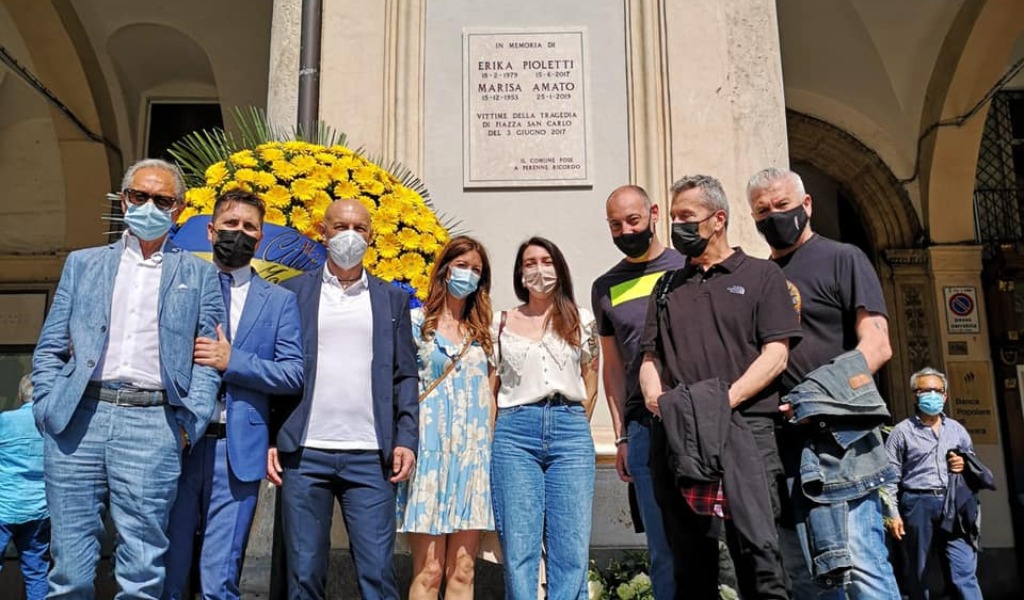 Una targa in Piazza San Carlo per ricordare Erika Pioletti e Marisa Amato