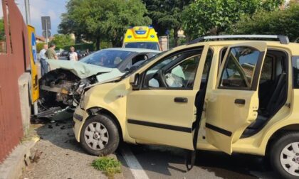 Le foto dello scontro tra auto a Rivarolo: feriti una 60enne e due ragazzi di 9 e 19 anni