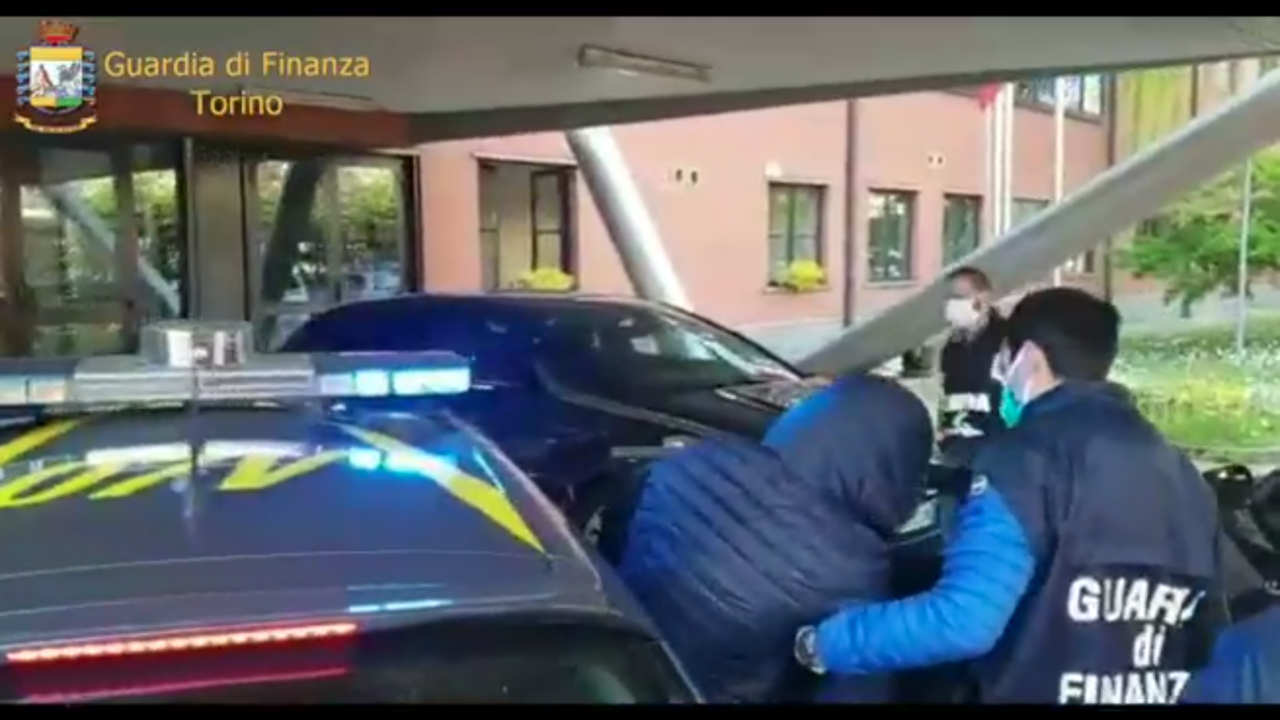 Traffico illecito di rifiuti metallici e autoriciclaggio: 7 persone arrestate