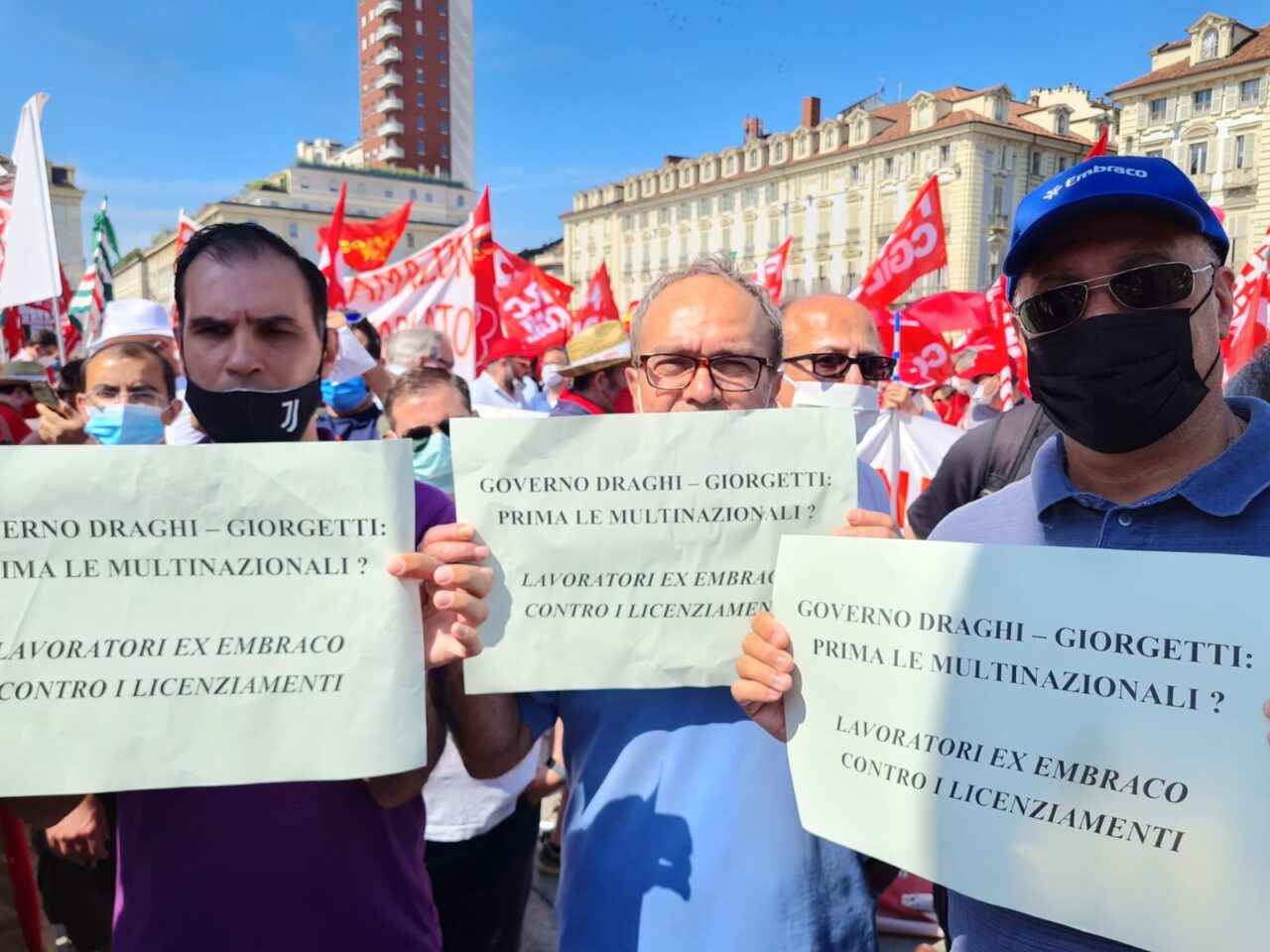Sindacati in piazza contro lo sblocco dei licenziamenti