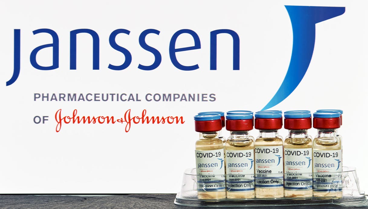 Age u. Janssen Johnson Johnson логотип. Форма выпуска вакцины Janssen. Janssen логотип. Джонсон и Джонсон двуязычные упаковки лекарств.