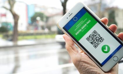 Green pass obbligatorio per accedere a bar e ristoranti? La decisione settimana prossima