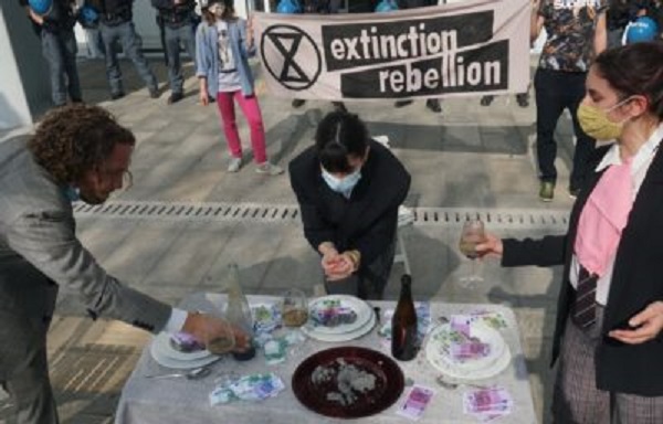 a extinction 4a