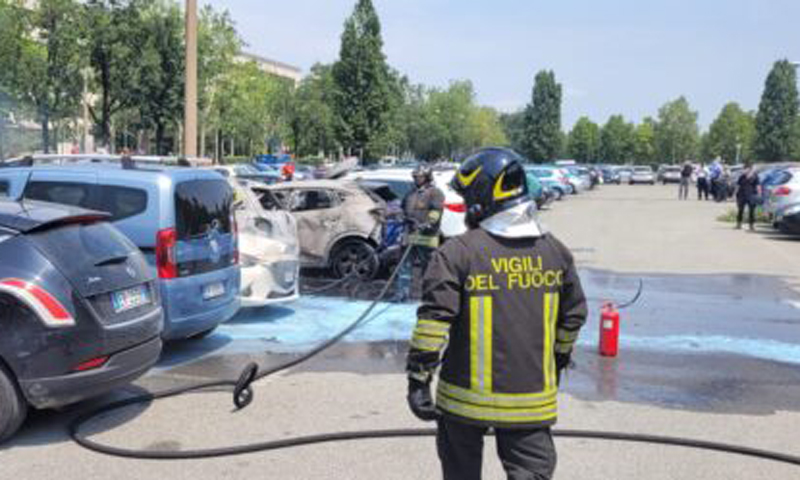 Beccato il piromane delle auto incendiate a Torino: è un 29enne nigeriano